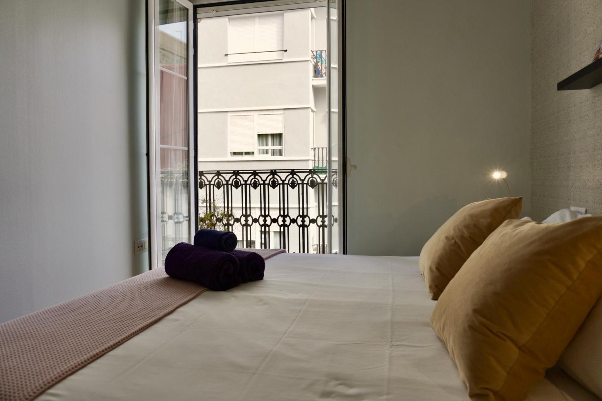 Hosted By Gracie Apartment Valencia Ruang foto